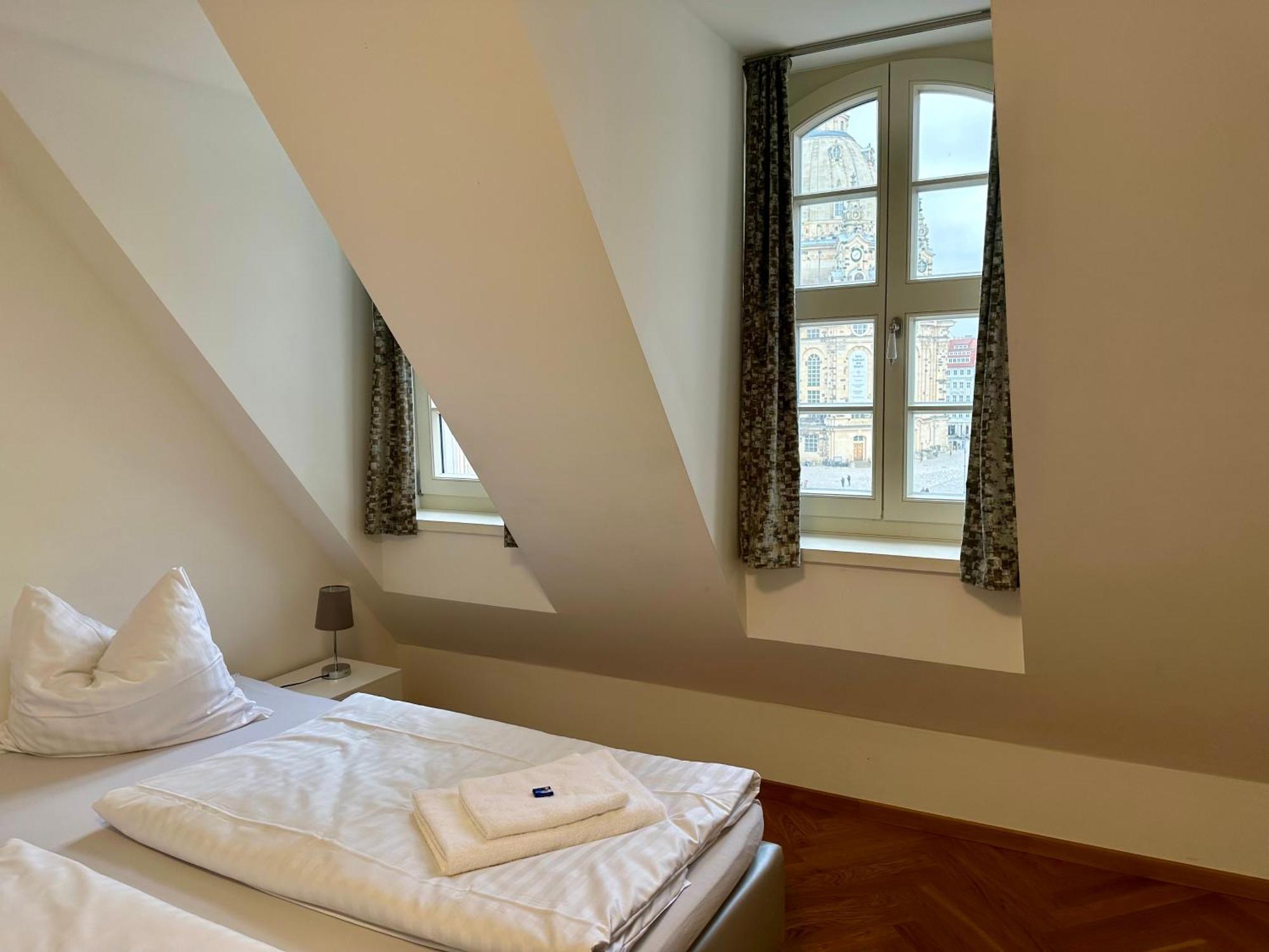 Exklusives Apartment Mit Einmaligem Blick Zur Frauenkirche - Parkplatz Kostenfrei Dresda Esterno foto