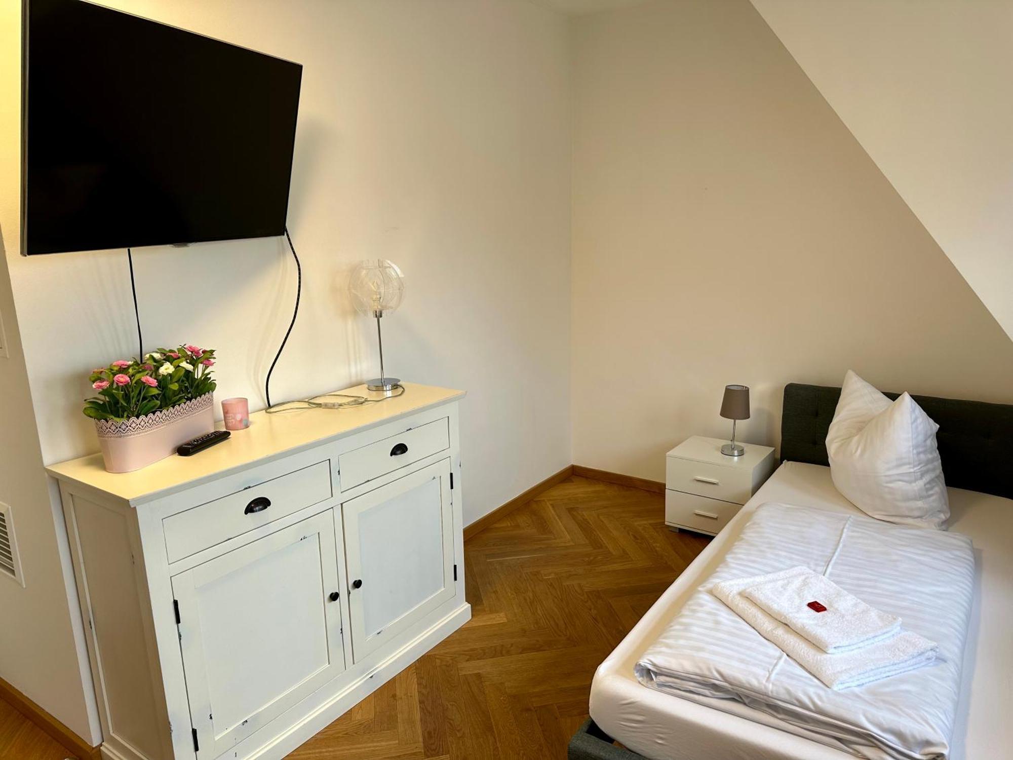 Exklusives Apartment Mit Einmaligem Blick Zur Frauenkirche - Parkplatz Kostenfrei Dresda Esterno foto