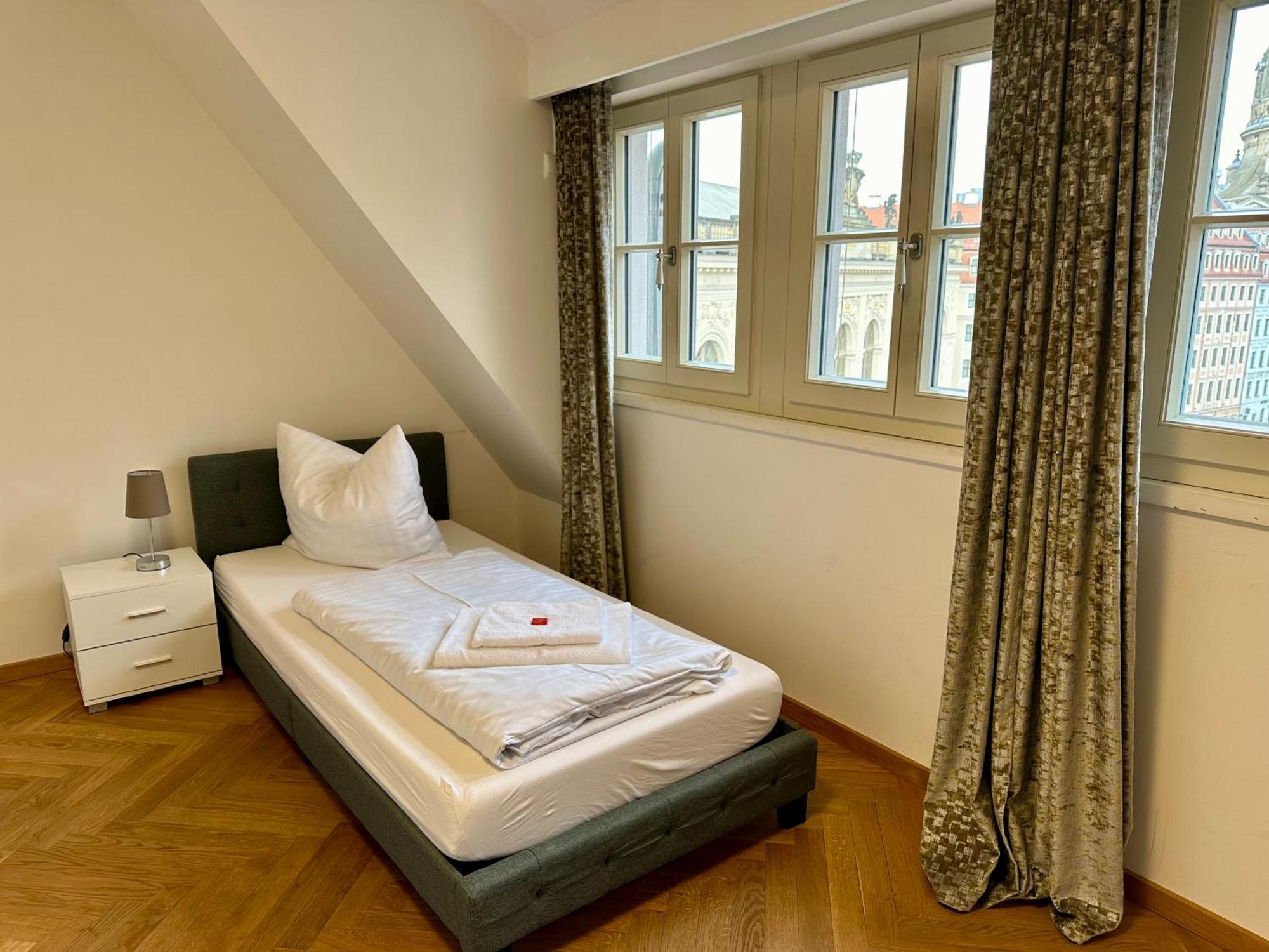 Exklusives Apartment Mit Einmaligem Blick Zur Frauenkirche - Parkplatz Kostenfrei Dresda Esterno foto