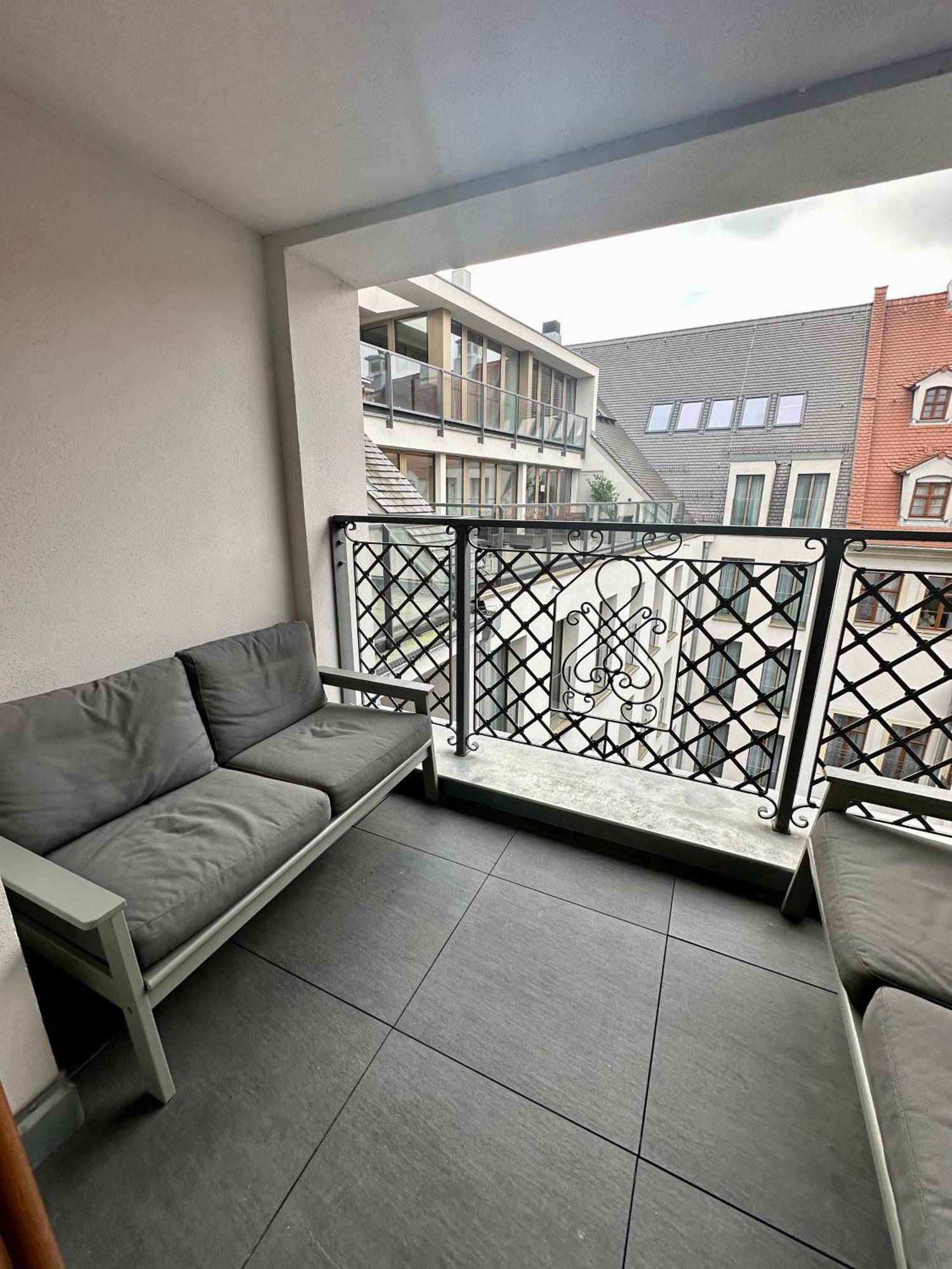 Exklusives Apartment Mit Einmaligem Blick Zur Frauenkirche - Parkplatz Kostenfrei Dresda Esterno foto